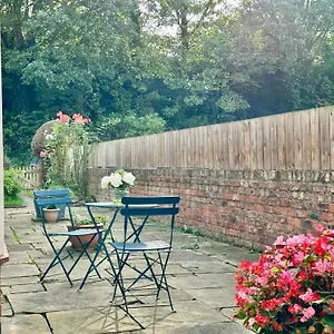Gillygate Nest With Free Allocated Parking Apartment York
